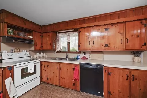 382 America St, Fall River, MA 02721 photo 17