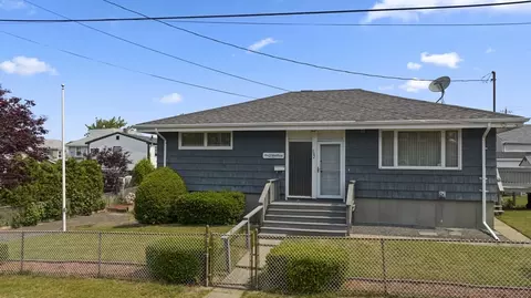 382 America St, Fall River, MA 02721 photo 2