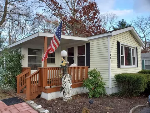 197 Windswept Rd, Wareham, MA 02576