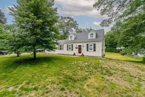856 E Mountain Rd, Westfield, MA 01085