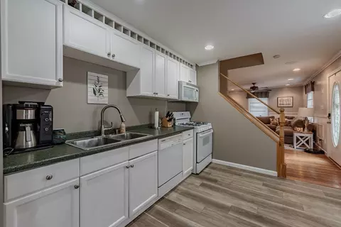 856 E Mountain Rd, Westfield, MA 01085 photo 12