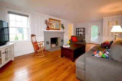 31 Brattle St, Worcester, MA 01606 photo 4