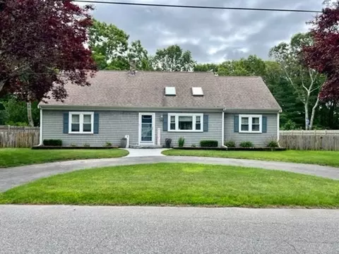 130 Longview Dr, Barnstable, MA 02632