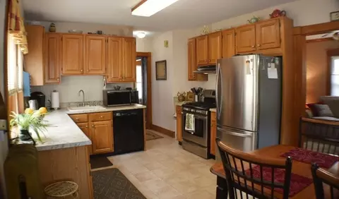 43 Brunswick St, Springfield, MA 01108 photo 3