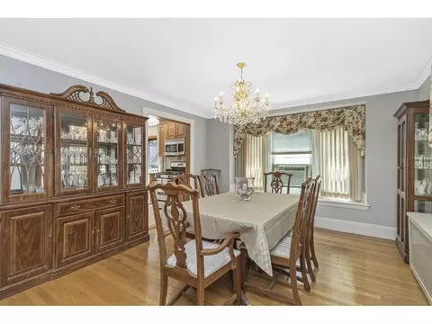230 Clark Rd, Brookline, MA 02445 photo 4