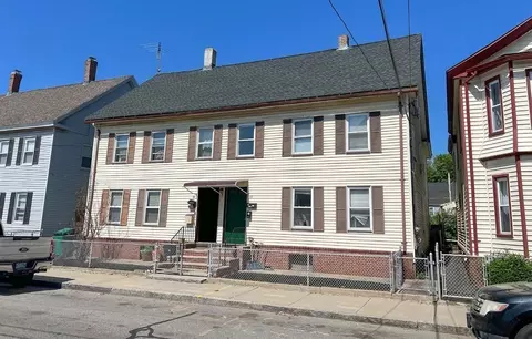 67 Newhall St, Lowell, MA 01852