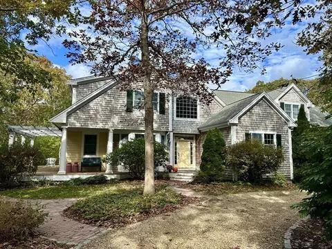 248 Pond Rd, West Tisbury, MA 02575