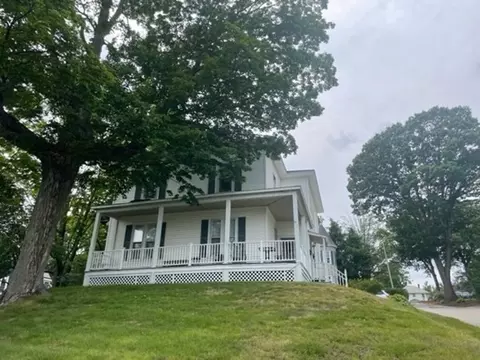 637 Southbridge St, Worcester, MA 01610
