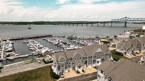 700 Shore Dr #1002, Fall River, MA 02721 photo 2