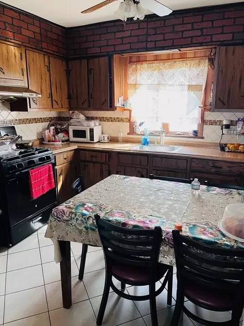53 Hillside Ave, Everett, MA 02149 photo 8