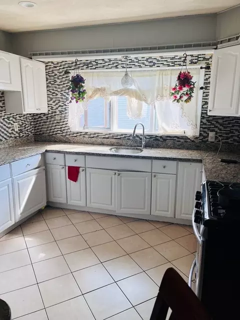 53 Hillside Ave, Everett, MA 02149 photo 3