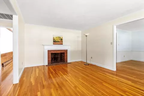 9 Craig Ln, Hingham, MA 02043 photo 5