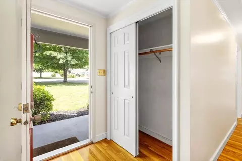 9 Craig Ln, Hingham, MA 02043 photo 4