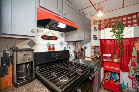 129 Branch St, Fall River, MA 02721 photo 2