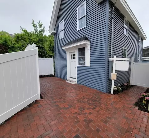 17 Elm St # -r, Gloucester, MA 01930