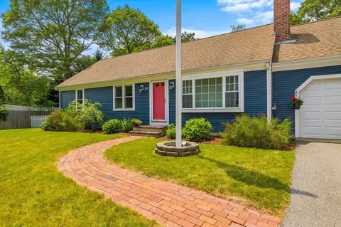 225 Skunknet Rd, Barnstable, MA 02632