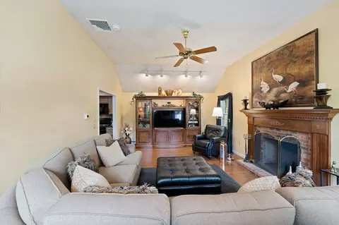 75 Chamberlain Rd, Uxbridge, MA 01569 photo 18