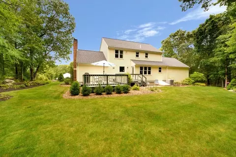 75 Chamberlain Rd, Uxbridge, MA 01569 photo 3