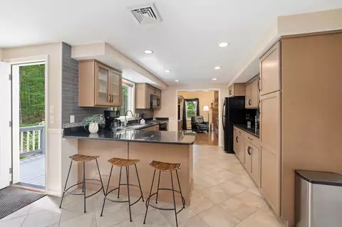 75 Chamberlain Rd, Uxbridge, MA 01569 photo 12