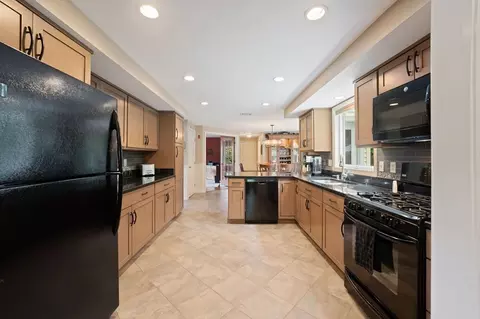 75 Chamberlain Rd, Uxbridge, MA 01569 photo 14