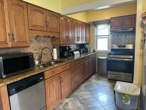 85-87 Windemere St, Springfield, MA 01104 photo 8
