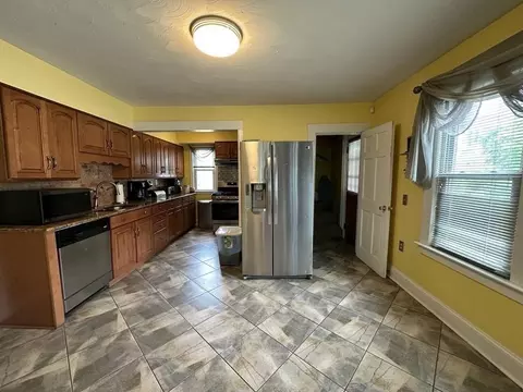 85-87 Windemere St, Springfield, MA 01104 photo 7