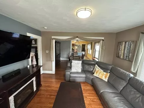 85-87 Windemere St, Springfield, MA 01104 photo 5