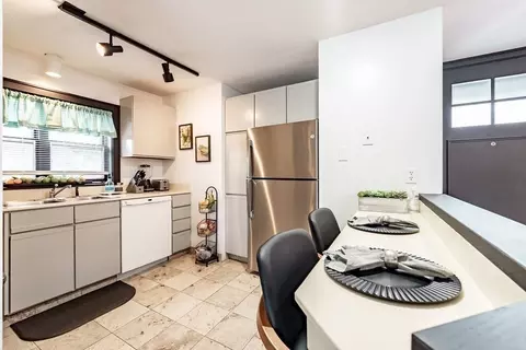 190 Longhill St, Springfield, MA 01108 photo 38