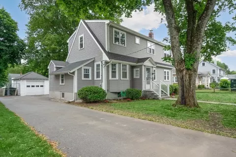 12 Oak Knoll Rd, Natick, MA 01760