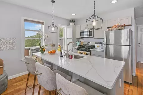 30 Hemans, Worcester, MA 01605 photo 4