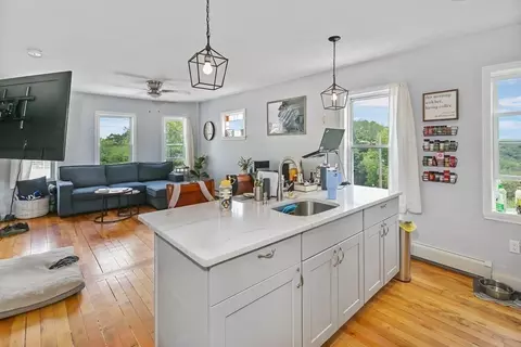 30 Hemans, Worcester, MA 01605 photo 7