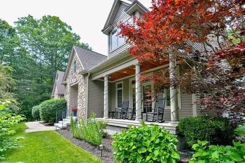 3 Sunnyrock Dr, Walpole, MA 02081