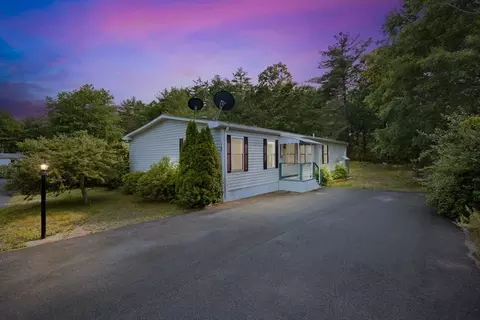 13 Lincoln Cir, Carver, MA 02330