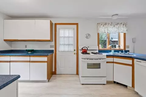 30 Tecumseh Rd, Bourne, MA 02562 photo 7