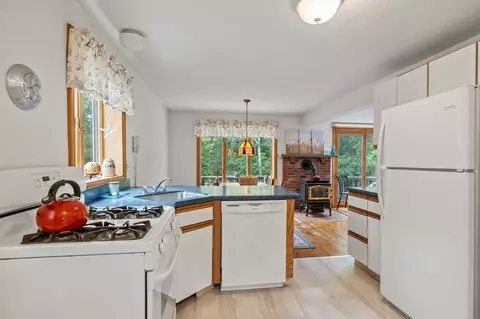 30 Tecumseh Rd, Bourne, MA 02562 photo 6