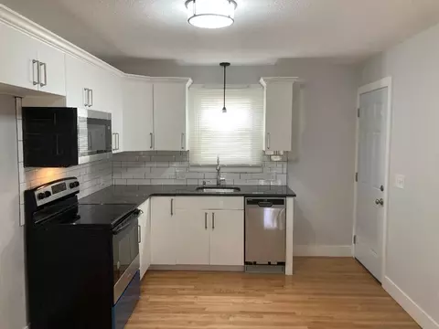 76 Darling St, Springfield, MA 01151 photo 6