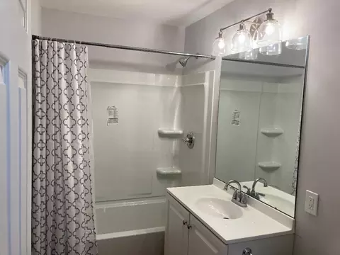 76 Darling St, Springfield, MA 01151 photo 8