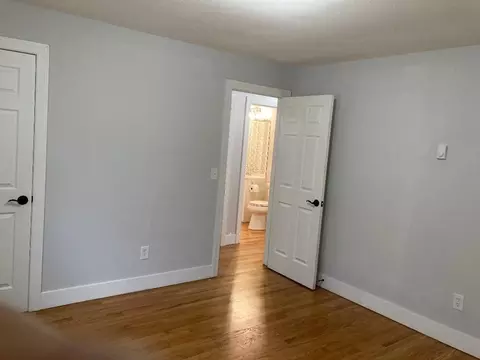 76 Darling St, Springfield, MA 01151 photo 12