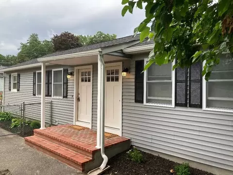 76 Darling St, Springfield, MA 01151 photo 3