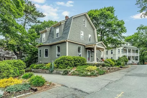28 Greenwood Ter, Swampscott, MA 01907
