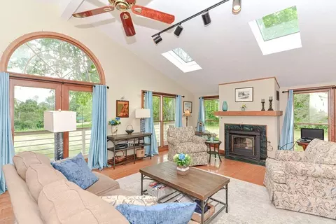 38 Blackstone St, Mendon, MA 01756 photo 12