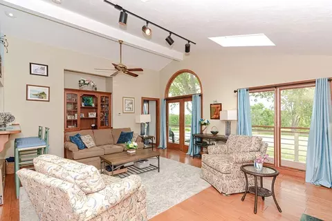 38 Blackstone St, Mendon, MA 01756 photo 13