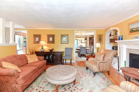 38 Blackstone St, Mendon, MA 01756 photo 7