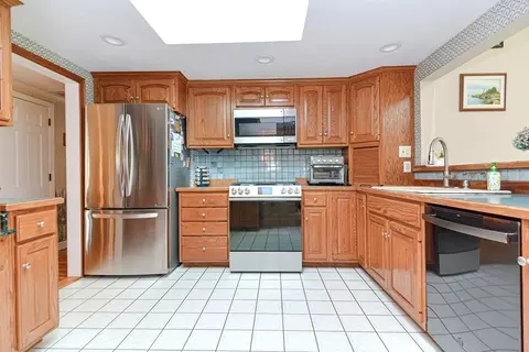 38 Blackstone St, Mendon, MA 01756 photo 9