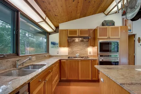 141 Pine St, Dover, MA 02030 photo 4