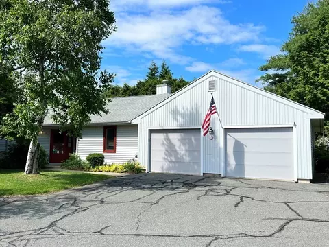 3 Burgundy Ln #3, Amherst, MA 01002