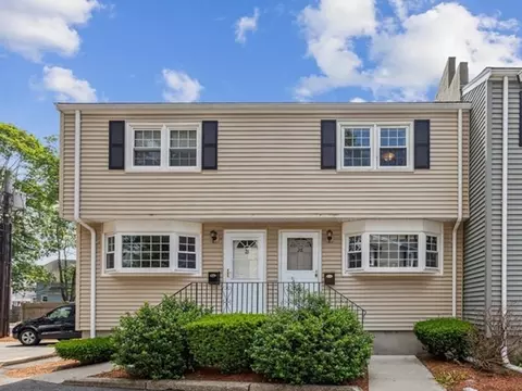 98 Cedar St #28, Wakefield, MA 01880