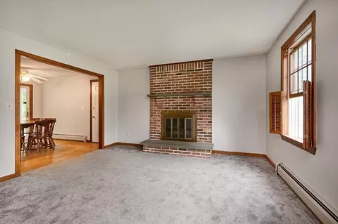 4 Kania St, Easthampton, MA 01027 photo 6