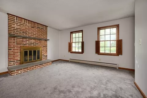 4 Kania St, Easthampton, MA 01027 photo 7