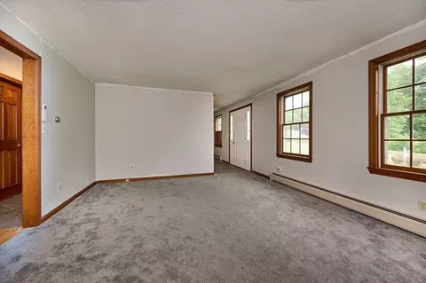 4 Kania St, Easthampton, MA 01027 photo 8
